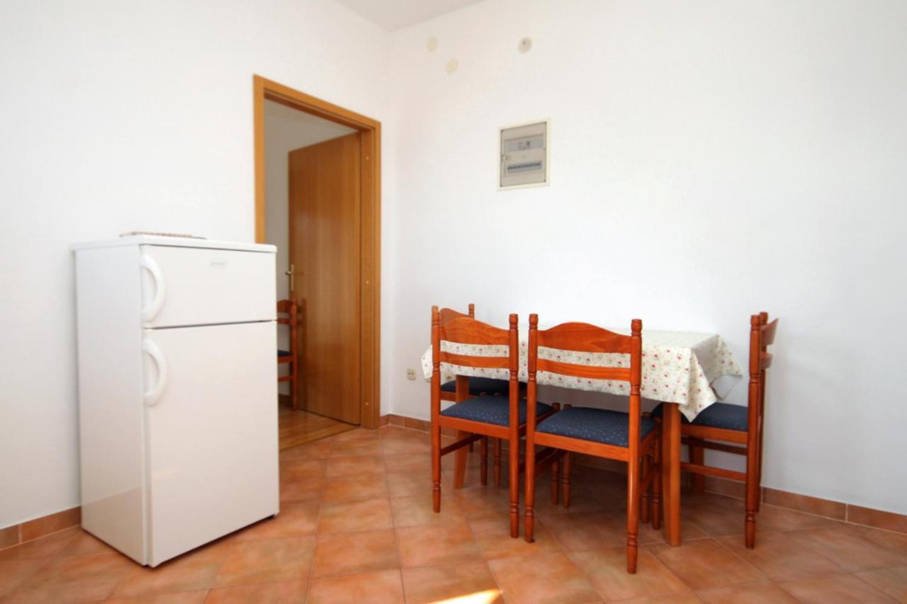Apartments With A Parking Space Jelsa, Hvar - 8765 Jelsa  Exterior photo